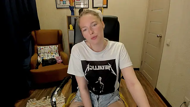 Snapshot of _fiona_Love chatting on 13, 5, 2026 fiona Love online show from 13, 5, 2026