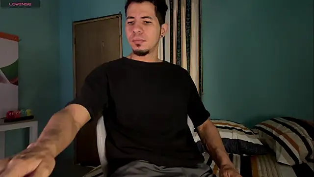 Snapshot of steven_clain chatting on 20, 5, 2026 steven clain online show from 20, 5, 2026