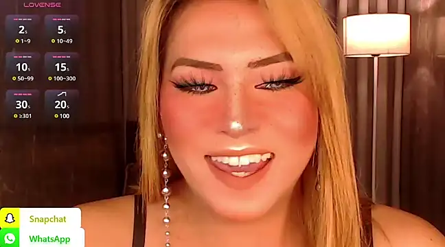 Snapshot of QUEEN_GIAMOORE69 chatting on 30, 1, 2025 QUEEN GIAMOORE69 online show from 30, 1, 2025