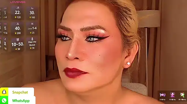 Snapshot of QUEEN_GIAMOORE69 chatting on 14, 1, 2025 QUEEN GIAMOORE69 online show from 14, 1, 2025