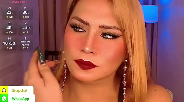 Snapshot of QUEEN_GIAMOORE69 chatting on 10, 1, 2025 QUEEN GIAMOORE69 online show from 10, 1, 2025