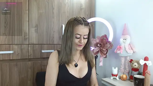 magenta maturr online show from 13, 11, 2025