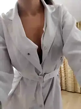 baby sweet girl  online show from 6, 1, 2026