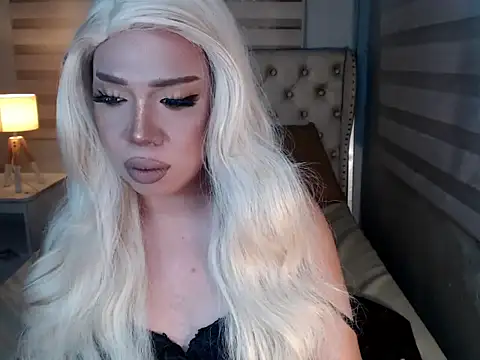 RebecaNextToYou online show from 8, 5, 2026