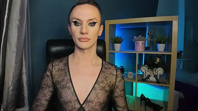 Cristal Connors online show from 17, 12, 2024