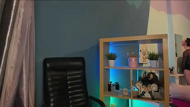 Cristal Connors online show from 24, 12, 2024