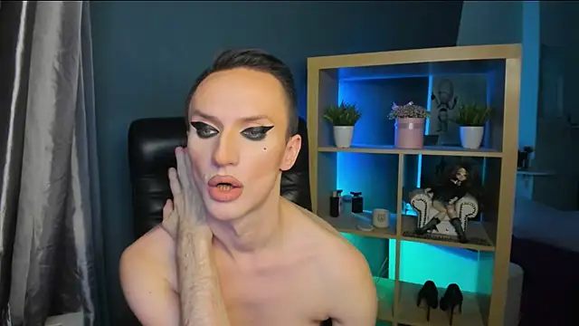 Cristal Connors online show from 22, 12, 2024