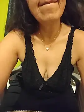 Susannemilf online show from 5, 10, 2025