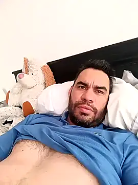 javiermarval83 online show from 31, 1, 2025