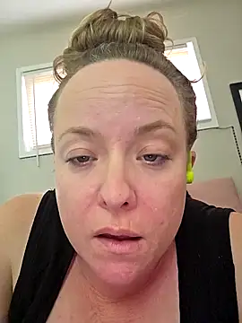 julimonroe online show from 22, 3, 2025