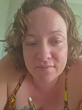 Snapshot of julimonroe chatting on 6, 7, 2026 julimonroe online show from 6, 7, 2026