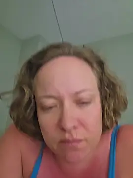 Snapshot of julimonroe chatting on 21, 7, 2026 julimonroe online show from 21, 7, 2026