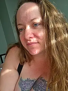 julimonroe online show from 20, 4, 2026