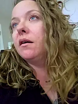 julimonroe online show from 12, 3, 2025