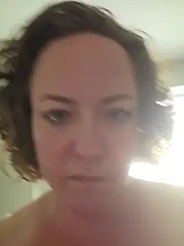 Snapshot of julimonroe chatting on 24, 6, 2026 julimonroe online show from 24, 6, 2026