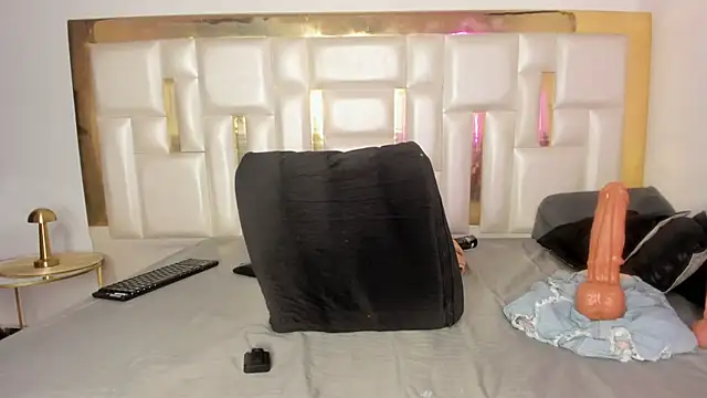 Snapshot of MiaaXXX1 chatting on 29, 10, 2025 MiaaXXX1 online show from 29, 10, 2025