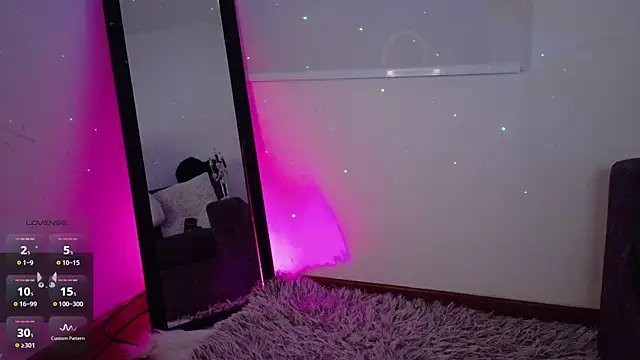 Lia Tinez online show from 8, 10, 2025