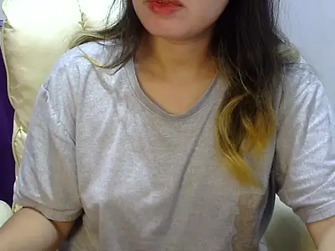 Snapshot of ___zurIII09_ chatting on 10, 10, 2025 zurIII09 online show from 10, 10, 2025