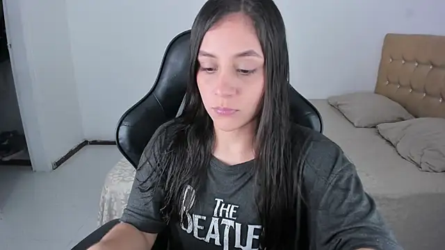 EmmaGrace1999 online show from 20, 10, 2025