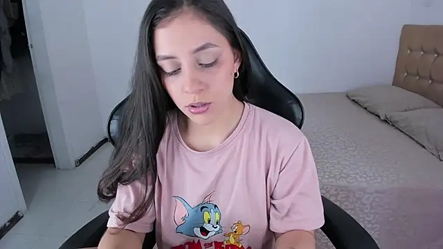 EmmaGrace1999 online show from 23, 10, 2025