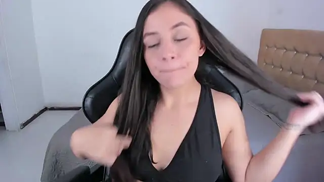 EmmaGrace1999 online show from 10, 4, 2026