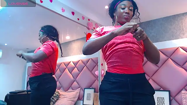 DanielaDuff online show from 8, 11, 2025