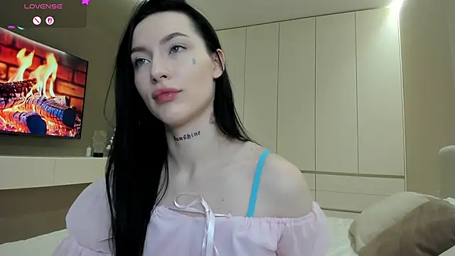 JenniferQueen11 online show from 5, 2, 2026