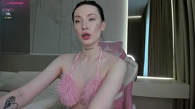 Snapshot of JenniferQueen11 chatting on 12, 6, 2026 JenniferQueen11 online show from 12, 6, 2026