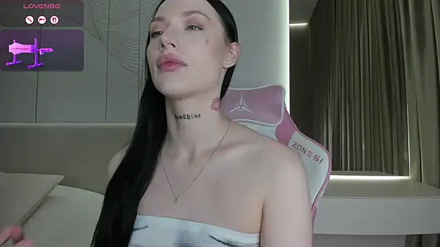 Snapshot of JenniferQueen11 chatting on 10, 7, 2026 JenniferQueen11 online show from 10, 7, 2026