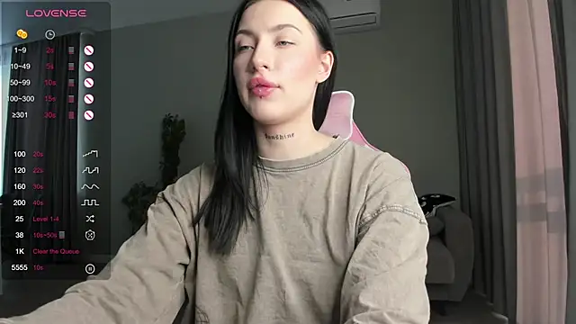 JenniferQueen11 online show from 16, 2, 2025