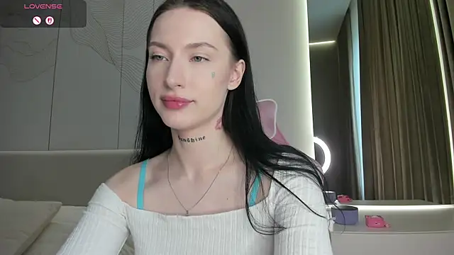 Snapshot of JenniferQueen11 chatting on 9, 5, 2026 JenniferQueen11 online show from 9, 5, 2026