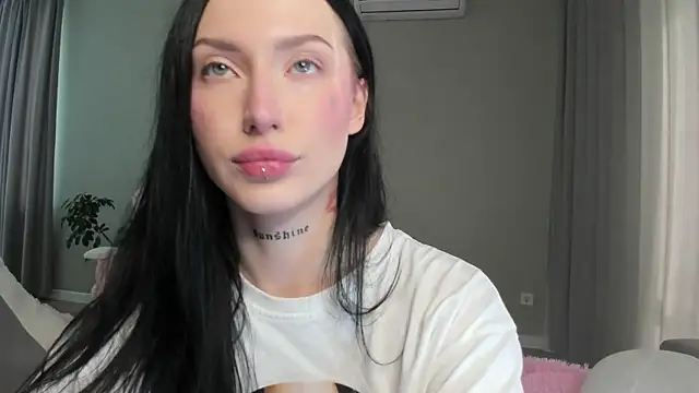 JenniferQueen11 online show from 14, 9, 2025