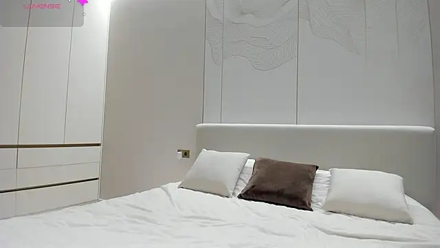 JenniferQueen11 online show from 12, 2, 2026