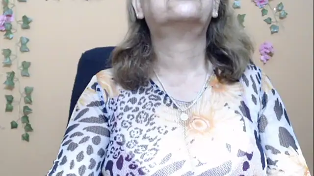 Snapshot of Hellensextits chatting on 12, 1, 2025 Hellensextits online show from 12, 1, 2025