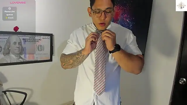 Colton Massif online show from 31, 10, 2025