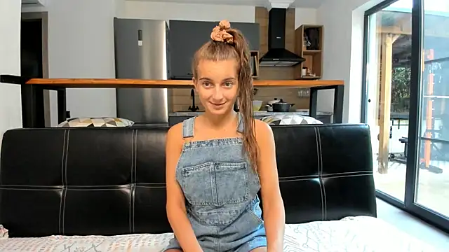 Snapshot of ElizSweet chatting on 12, 10, 2025 ElizSweet online show from 12, 10, 2025