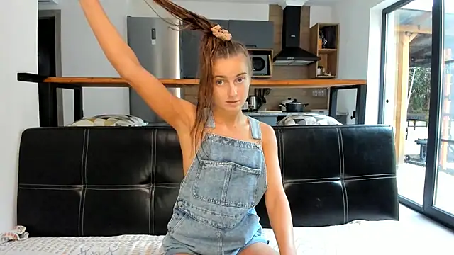 Snapshot of ElizSweet chatting on 14, 11, 2025 ElizSweet online show from 14, 11, 2025