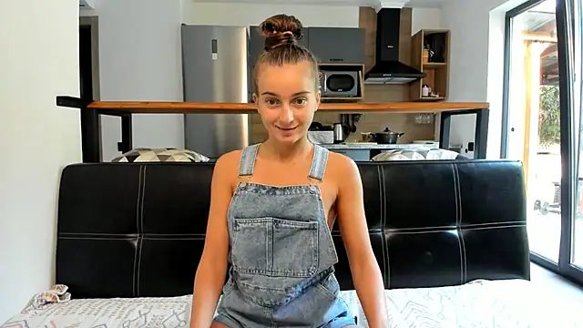 Snapshot of ElizSweet chatting on 12, 11, 2025 ElizSweet online show from 12, 11, 2025