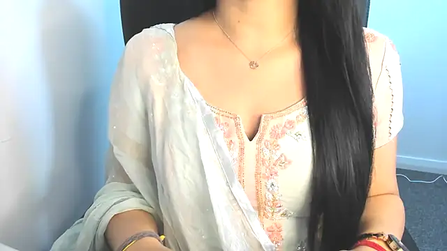 TheGoldenGirl online show from 2, 1, 2025