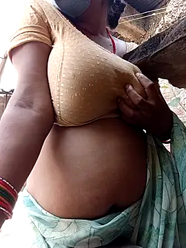 Snapshot of Lattika-Bhabhi chatting on 7, 11, 2025 Lattika-Bhabhi online show from 7, 11, 2025