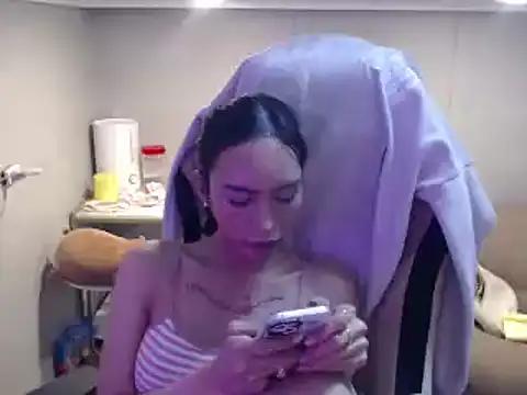 Snapshot of sexybigcockandtits chatting on 4, 3, 2025 sexybigcockandtits online show from 4, 3, 2025