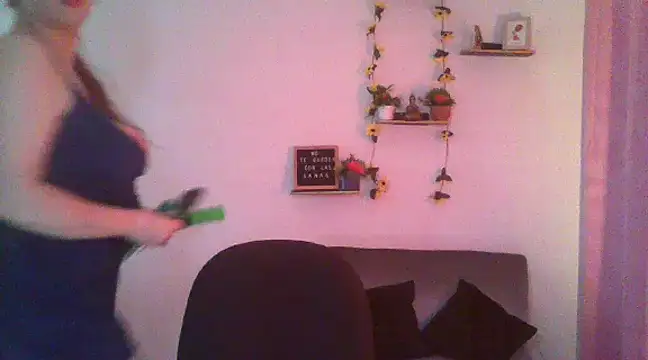 lorenitabella online show from 7, 3, 2025