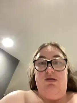 Rebecca Summer online show from 29, 11, 2025