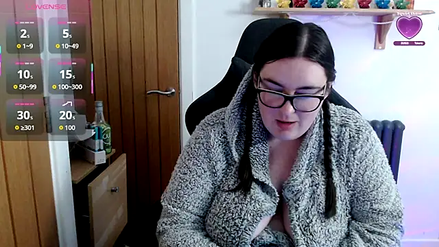 Rebecca Summer online show from 23, 4, 2026