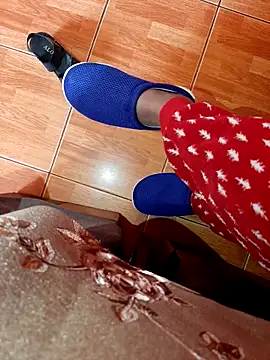 Snapshot of feet_toes chatting on 15, 12, 2025 feet toes online show from 15, 12, 2025