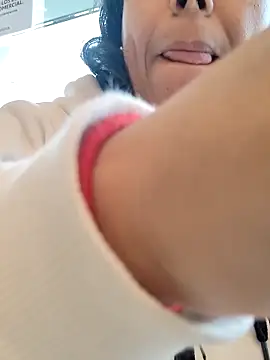 Molly newman6 online show from 4, 2, 2026