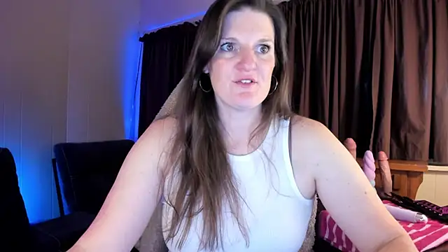 Kelly Carolina online show from 11, 10, 2025