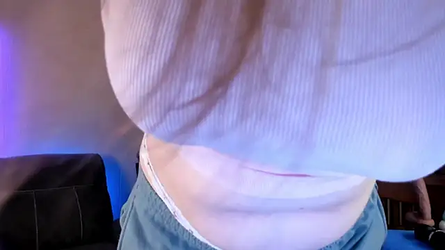 Kelly Carolina online show from 4, 12, 2025