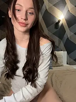 Camilla Railian online show from 18, 3, 2025