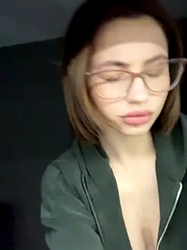 Camilla Railian online show from 2, 11, 2025